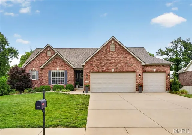 Homes for sale in Columbia, IL | 607 W Laura Ct, Columbia, IL 62236 | MLS# MIS26039590