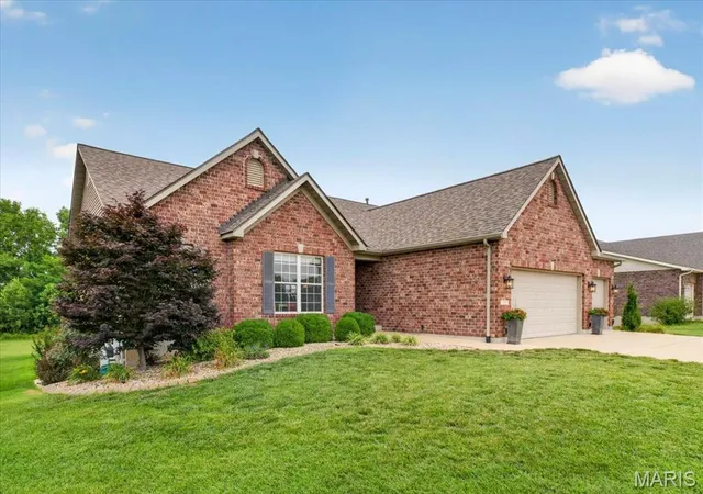 Homes for sale in Columbia, IL | 607 W Laura Ct, Columbia, IL 62236 | MLS# MIS26039590