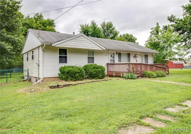 2nd image of 402 N Wood St, Mulberry Grove, IL 62262 | MLS# MIS26039594