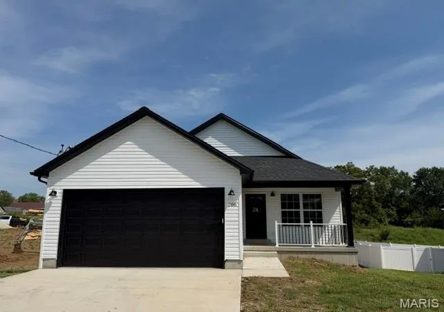 Photo 3 of Single family home for sale at 206 Arlington St, Jonesburg, MO 63351 | MLS# MIS26039597 | Listing updated on 2026-08-13