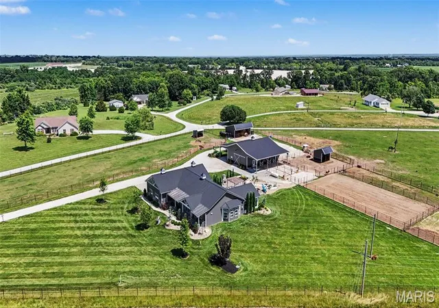 2nd image of 219 Fieth Rd, Troy, MO 63379 | MLS# MIS26039605
