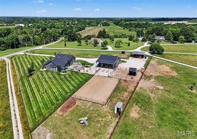 3rd image of 219 Fieth Rd, Troy, MO 63379 | MLS# MIS26039605