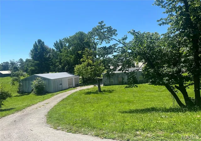 5th image of 15000 Sinks Rd, Florissant, MO 63034 | MLS# MIS26039608