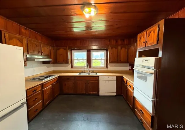 5th image of 129 N Hudson St, Vandalia, IL 62471 | MLS# MIS26039611