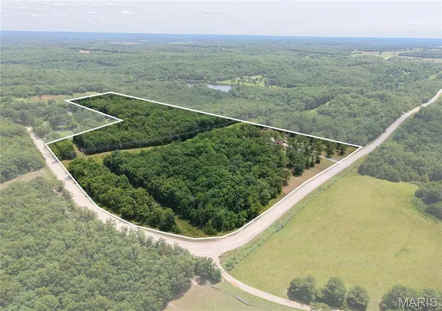 3rd image of 23700 Snowberry Dr, Lebanon, MO 65536 | MLS# MIS26039622
