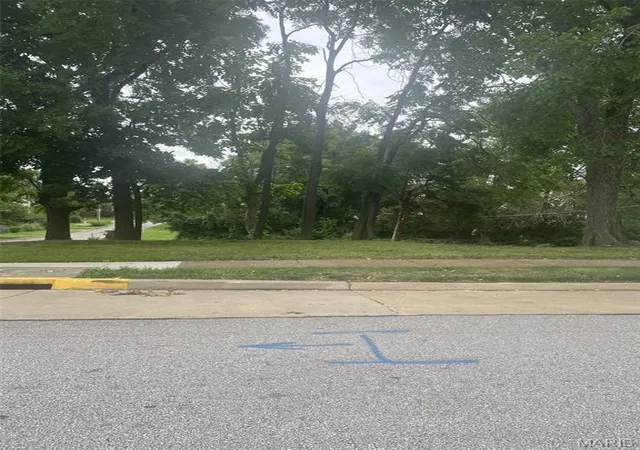 Photo 1 of Sale Pending at 7447 Hoover Ave, Saint Louis, MO 63117 | MLS# MIS26039628 | Listing updated on 2026-08-31