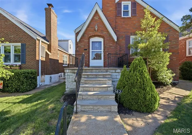 Homes for sale in Saint Louis, MO | 5621 Pernod Ave, Saint Louis, MO 63139 | MLS# MIS26039668