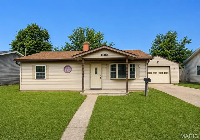 Photo 2 of Single family home for sale at 2817 Birch Ave, Granite City, IL 62040 | MLS# MIS26039669 | Listing updated on 2026-08-27