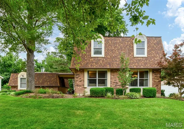 1st image of 1776 Schoettler Valley Dr, Chesterfield, MO 63017 | MLS# MIS26039682