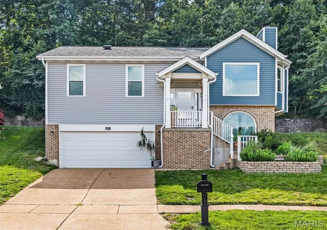 1st image of 1511 Glenn Brooke Woods Cir, Ballwin, MO 63021 | MLS# MIS26039683