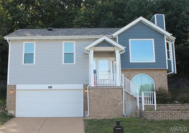 Single family home for sale at 1511 Glenn Brooke Woods Cir, Ballwin, MO 63021 | MLS# MIS26039683