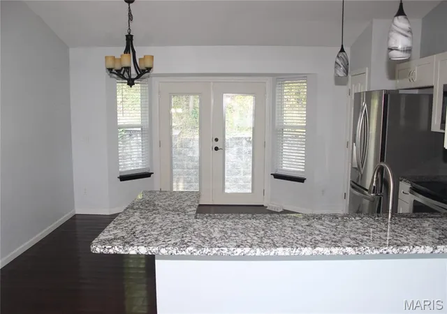 Photo 3 of Single family home for sale at 1511 Glenn Brooke Woods Cir, Ballwin, MO 63021 | MLS# MIS26039683 | Listing updated on 2026-10-06