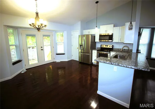 5th image of 1511 Glenn Brooke Woods Cir, Ballwin, MO 63021 | MLS# MIS26039683