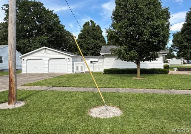 5th image of 120 Madison St, Nokomis, IL 62075 | MLS# MIS26039684