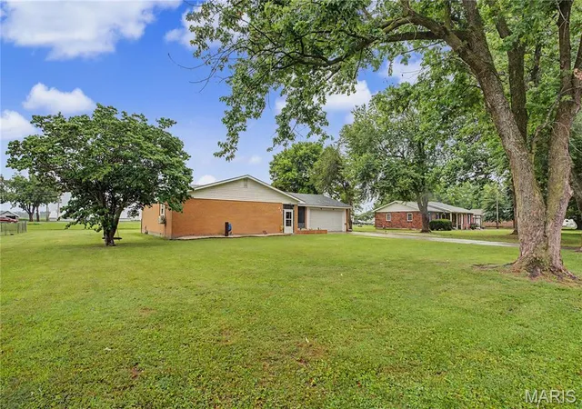 Homes for sale in Sikeston, MO | 210 Sherrie Dr, Sikeston, MO 63801 | MLS# MIS26039688