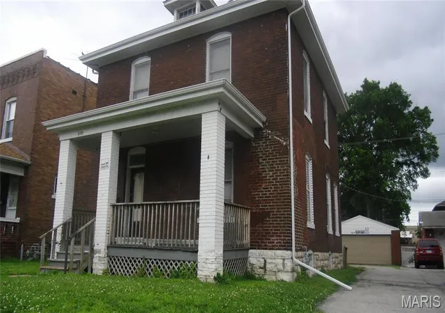 Homes for sale in Granite City, IL | 2020 Cleveland Blvd, Granite City, IL 62040 | MLS# MIS26039695