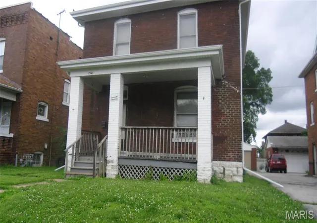 Homes for sale in Granite City, IL | 2020 Cleveland Blvd, Granite City, IL 62040 | MLS# MIS26039695