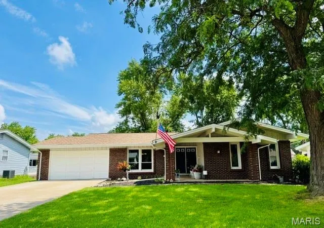 Homes for sale in Hazelwood, MO | 741 Lamplight Ln, Hazelwood, MO 63042 | MLS# MIS26039696