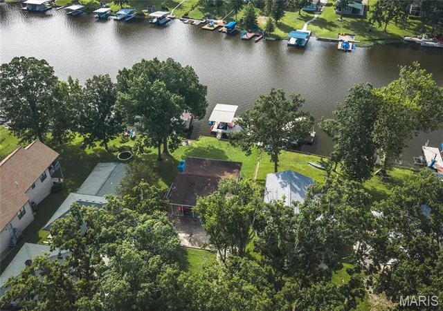 Homes for sale in Cuba, MO | 1858 Lakeshore Dr, Cuba, MO 65453 | MLS# MIS26039705