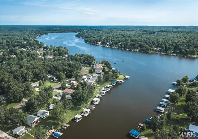 Homes for sale in Cuba, MO | 1858 Lakeshore Dr, Cuba, MO 65453 | MLS# MIS26039705