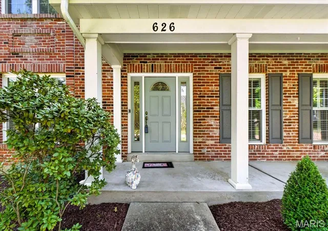 Photo 2 of Sale Pending at 626 Dartmouth Crest Dr, Wildwood, MO 63011 | MLS# MIS26039712 | Listing updated on 2026-09-01