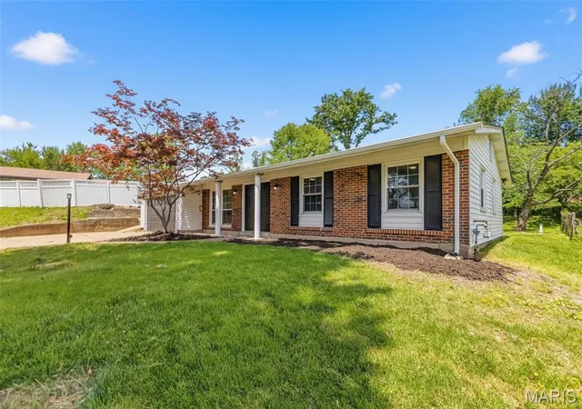 2nd image of 11915 Benedetta Dr, Bridgeton, MO 63044 | MLS# MIS26039717