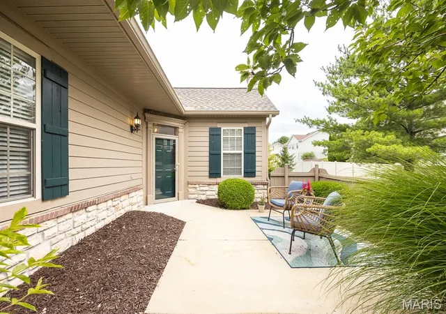 2nd image of 1328 Three Rivers Dr, O'fallon, IL 62269 | MLS# MIS26039744