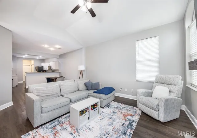 5th image of 1328 Three Rivers Dr, O'fallon, IL 62269 | MLS# MIS26039744
