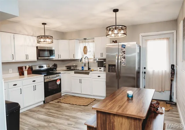 Photo 3 of Single family home for sale at 2815 W Lakeview Dr, Poplar Bluff, MO 63901 | MLS# MIS26039752 | Listing updated on 2026-07-27