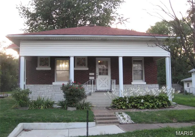 Homes for sale in Granite City, IL | 1601 Olive St, Granite City, IL 62040 | MLS# MIS26039754