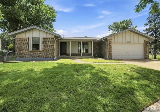 Homes for sale in Mehlville, MO | 2266 Halyard Ct, Mehlville, MO 63129 | MLS# MIS26039756