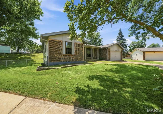 Homes for sale in Mehlville, MO | 2266 Halyard Ct, Mehlville, MO 63129 | MLS# MIS26039756