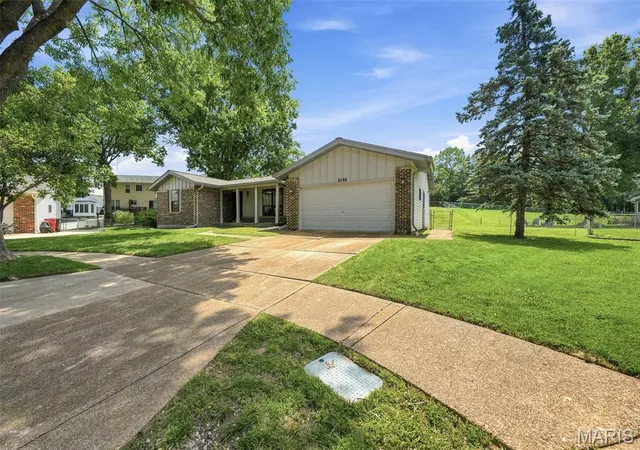 Homes for sale in Mehlville, MO | 2266 Halyard Ct, Mehlville, MO 63129 | MLS# MIS26039756