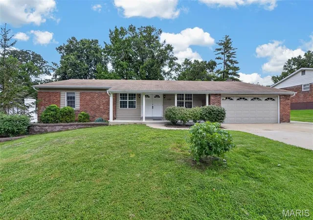 Photo 2 of Sale Pending at 1131 Wagonwheel Trl, Twin Oaks, MO 63011 | MLS# MIS26039769 | Listing updated on 2026-08-25
