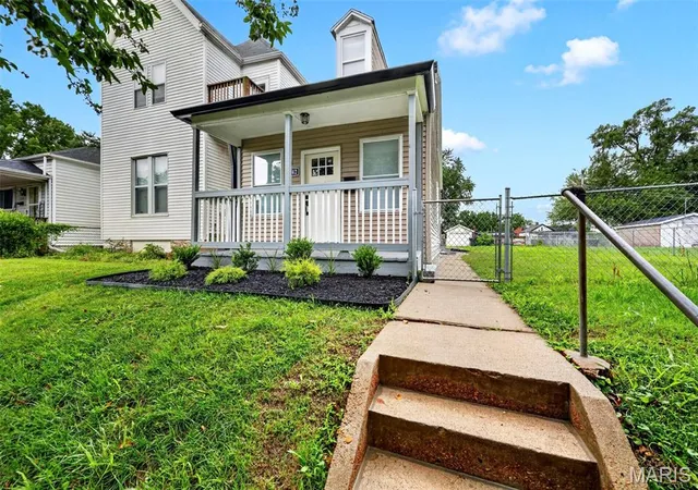 2nd image of 7342 Vermont Ave, St Louis, MO 63111 | MLS# MIS26039772