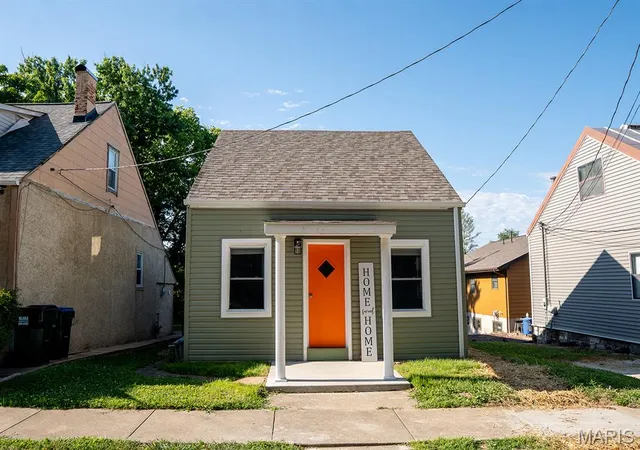 Homes for sale in Waterloo, IL | 218 Magnolia Ave, Waterloo, IL 62298 | MLS# MIS26039775