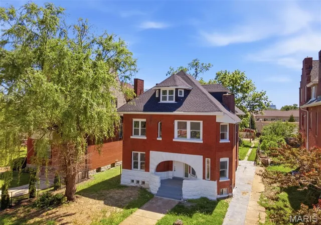 Photo 3 of Single family home for sale at 4266 Washington Blvd, Saint Louis, MO 63108 | MLS# MIS26039789 | Listing updated on 2026-10-15