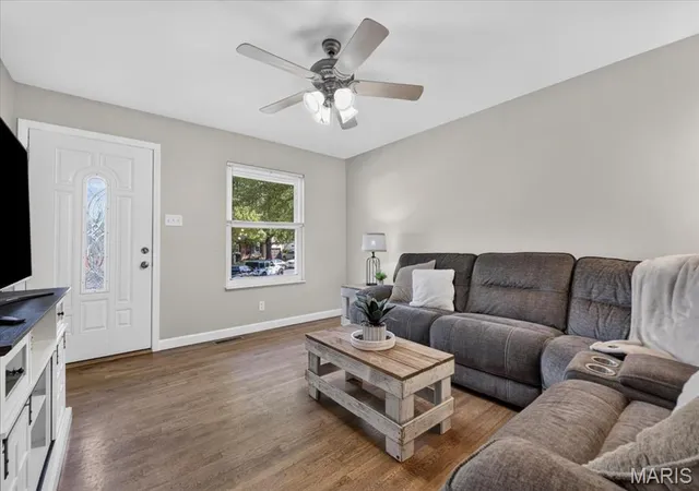 Photo 4 of Sale Pending at 1285 Flora Ln, Florissant, MO 63031 | MLS# MIS26039791 | Listing updated on 2026-08-09