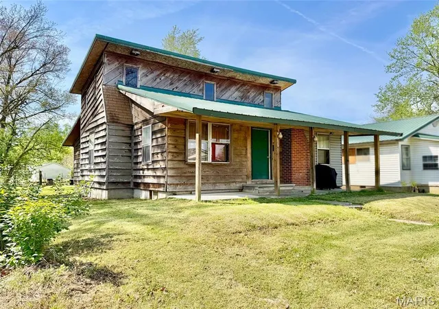 Homes for sale in Dexter, MO | 1408 Pine St, Dexter, MO 63841 | MLS# MIS26039797