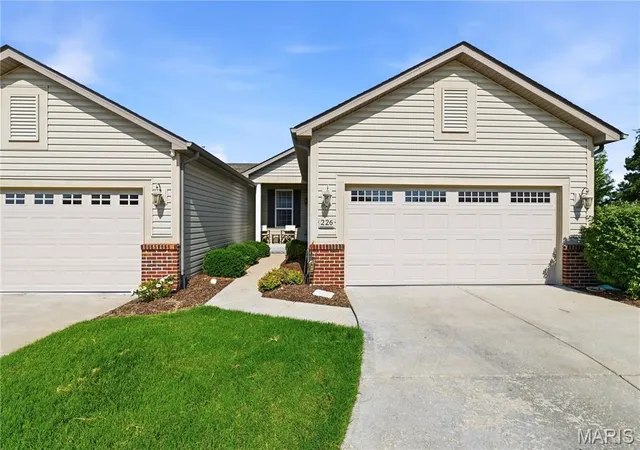 Photo 1 of Single family home for sale at 226 City Gate Ln, St Charles, MO 63303 | MLS# MIS26039800 | Listing updated on 2026-08-28