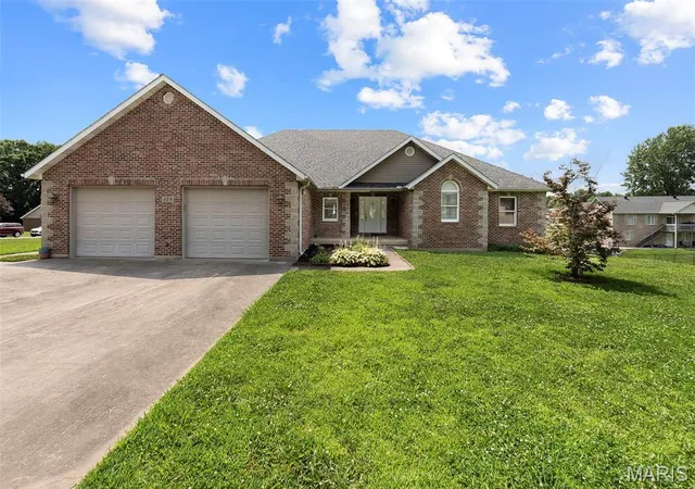 Homes for sale in Jackson, MO | 429 Diana St, Jackson, MO 63755 | MLS# MIS26039803