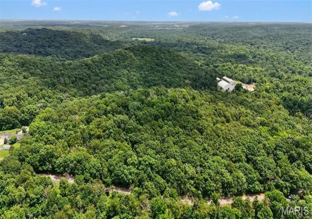 9th image of 1410 Saint Paul Rd, Ballwin, MO 63021 | MLS# MIS26039811