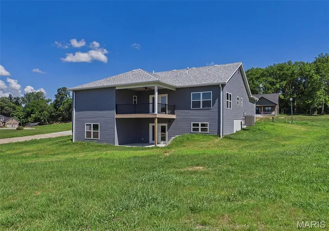 Photo 37 of Single family home for sale at 126 Woodland Hills Ct, Alton, IL 62002 | MLS# MIS26039819 | Listing updated on 2026-09-14