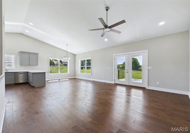 Photo 4 of Single family home for sale at 126 Woodland Hills Ct, Alton, IL 62002 | MLS# MIS26039819 | Listing updated on 2026-09-14