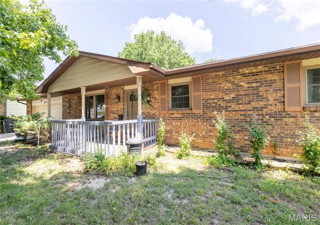 Homes for sale in Cape Girardeau, MO | 614 N Mount Auburn Rd, Cape Girardeau, MO 63701 | MLS# MIS26039820