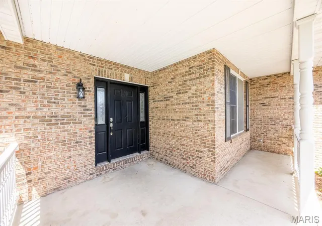 Homes for sale in Mascoutah, IL | 301 Whetstone Ln, Mascoutah, IL 62258 | MLS# MIS26039821