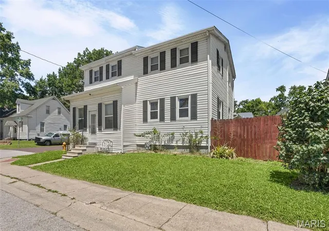 Homes for sale in Mascoutah, IL | 323 W Church St, Mascoutah, IL 62258 | MLS# MIS26039830