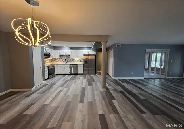 Condo for sale at 1902 Meadowtree Ln #2, Saint Louis, MO 63122 | MLS# MIS26039836