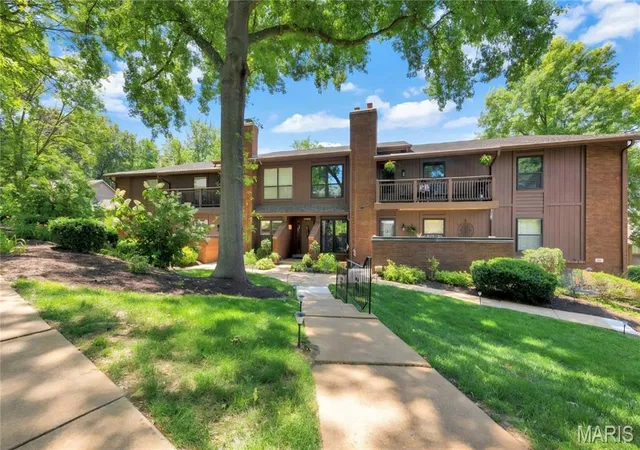 Photo 1 of Condo for sale at 1902 Meadowtree Ln #2, Saint Louis, MO 63122 | MLS# MIS26039836 | Listing updated on 2026-09-15