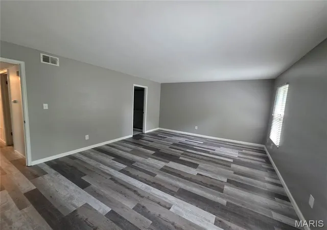 Photo 4 of Condo for sale at 1902 Meadowtree Ln #2, Saint Louis, MO 63122 | MLS# MIS26039836 | Listing updated on 2026-10-20